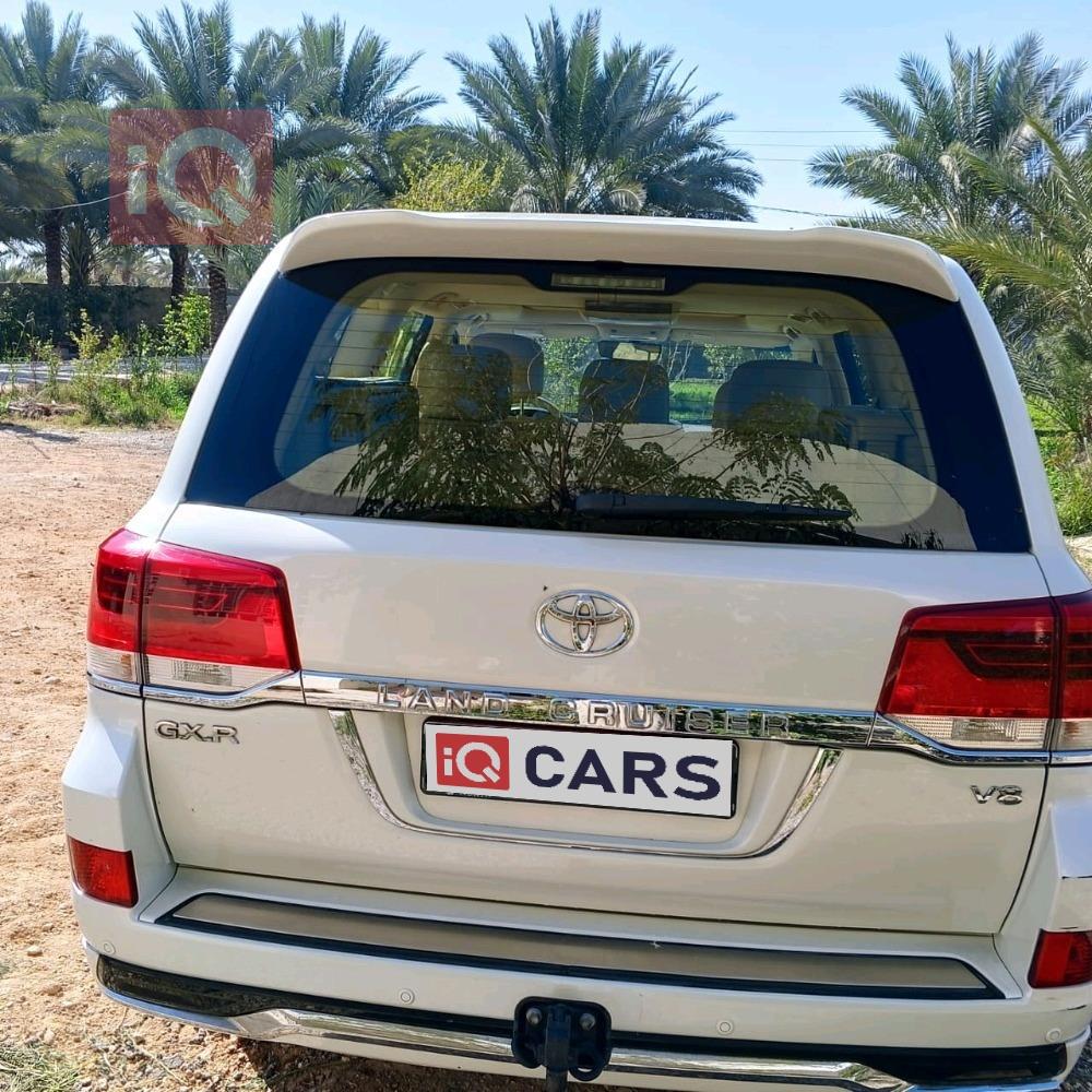 تويوتا لاندكروزر